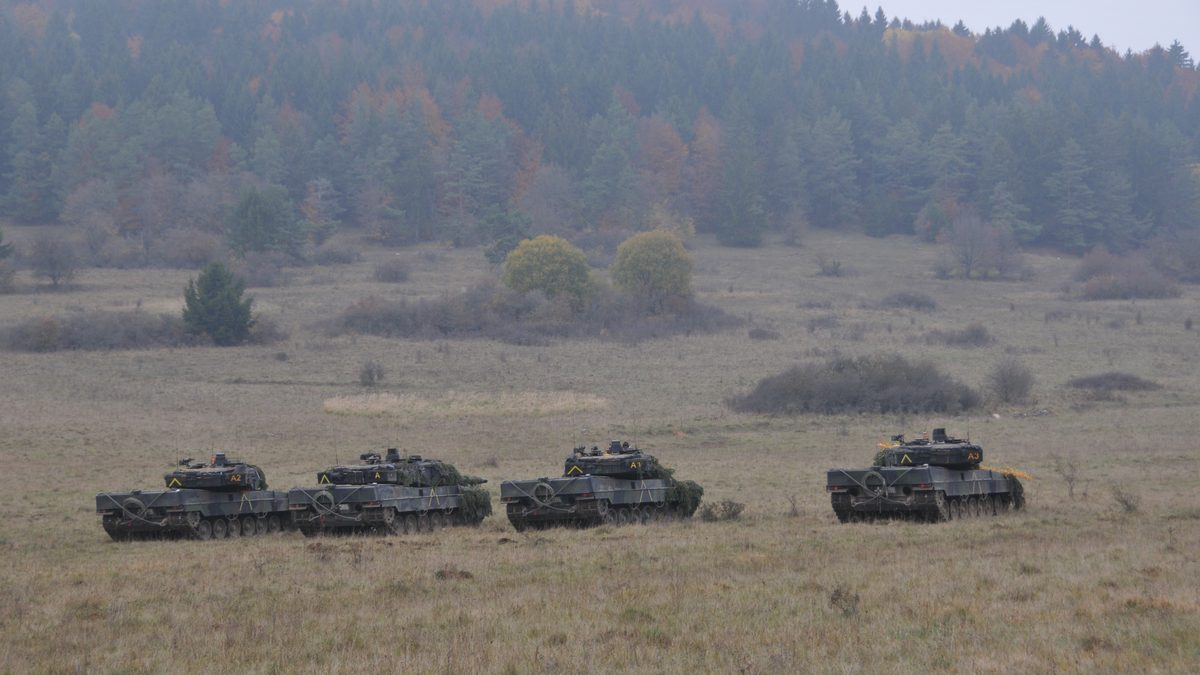 German Army Leopard 2 main battle tanks during Exercise Saber Junction 2012 at the Joint Multinational Readiness Center, Hohenfels