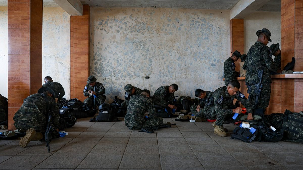 U.S. Marines, Salvadoran marines conduct close-quarters battle training during CENTAM Guardian 2026