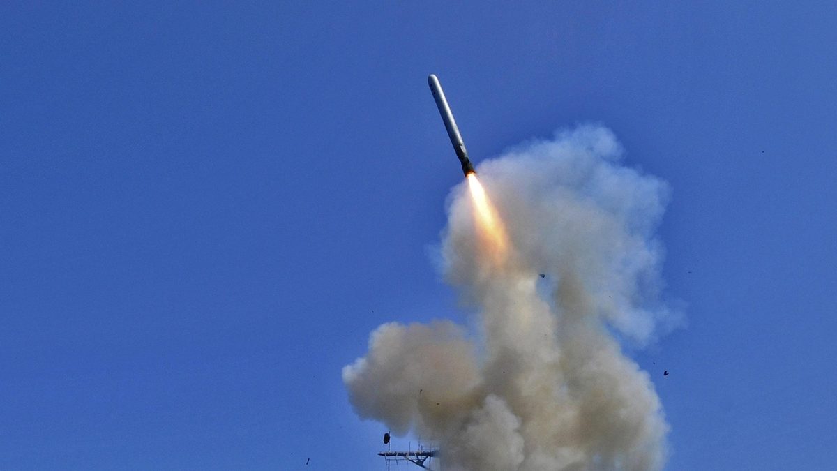 Tomahawk cruise missile launches from USS Barry (DDG 52) during Operation Odyssey Dawn, March 2011