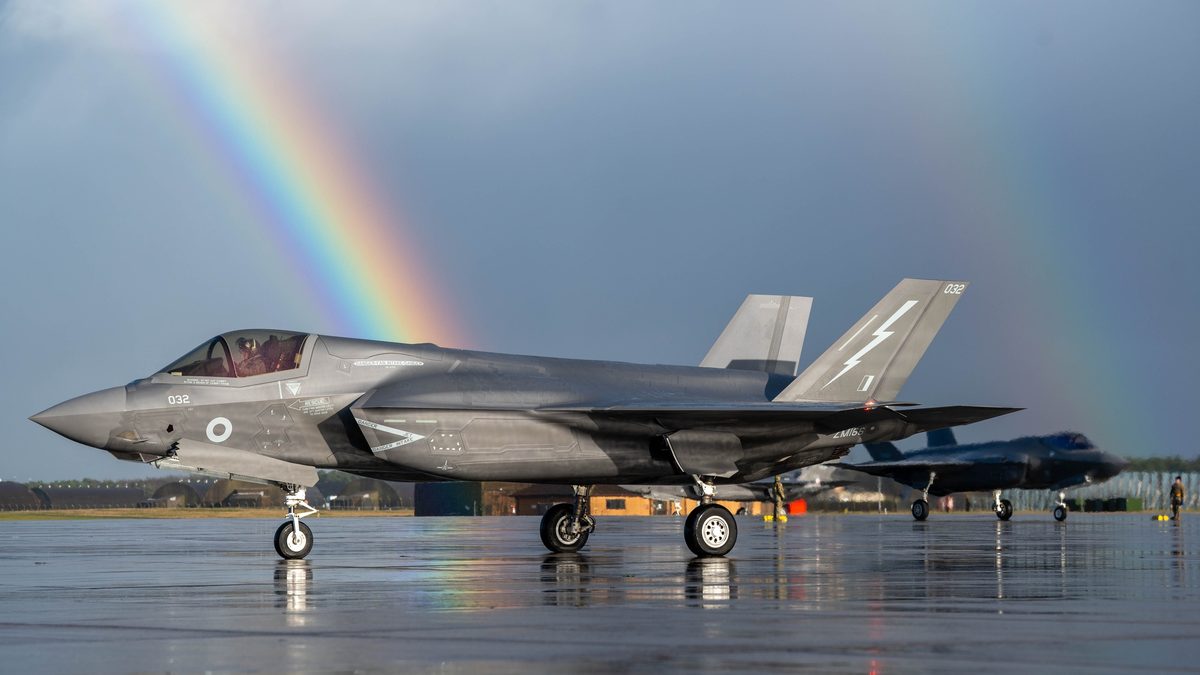 A Royal Air Force F-35B Lightning II assigned to RAF Marham taxis at RAF Lakenheath during Exercise Point Blank 25-1, 27 January 2025