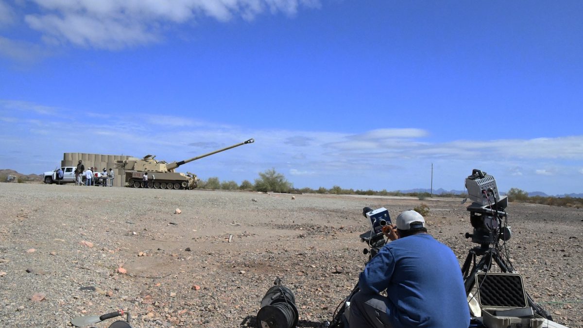 General Atomics Joins the US Army's ERAP 155mm Maneuvering-Projectile Race