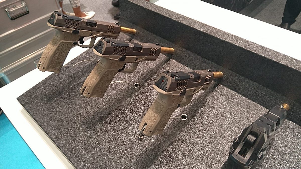 Full-size, compact and subcompact 9 mm pistols of the new Steyr line displayed together at Eurosatory 2026