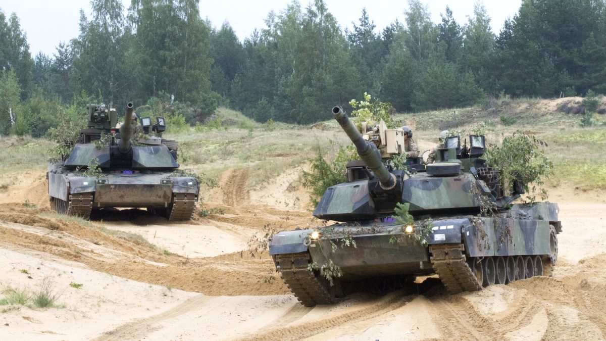Rheinmetall M256 120mm smoothbore cannon from an M1A2 Abrams tank during a joint live-fire exercise at &Amacr;daži, Latvia, 22 August 2016